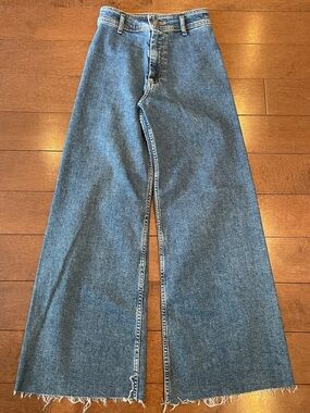 Zara Wide-Leg Jeans in Blue Denim with Raw Hem